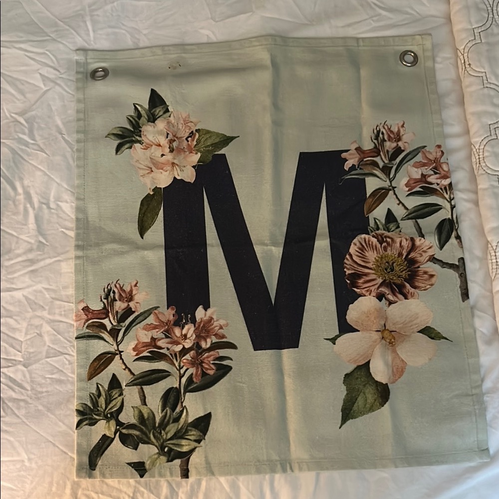 UO FLORAL BANNER